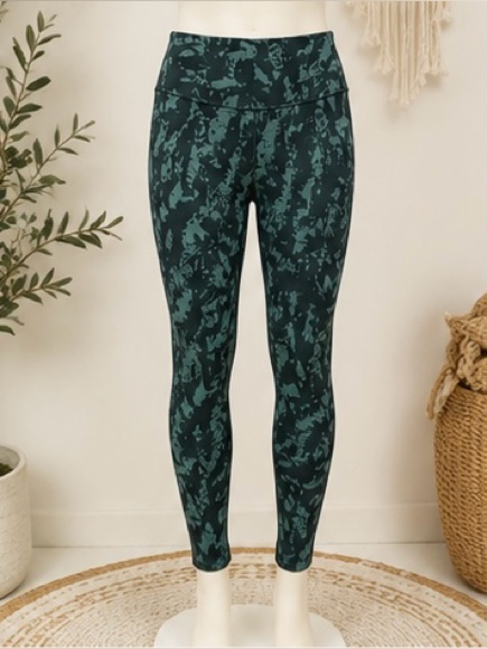 Nike One High Waisted 7/8
Printed Leggings
Green/Black | Women's Small | NWT